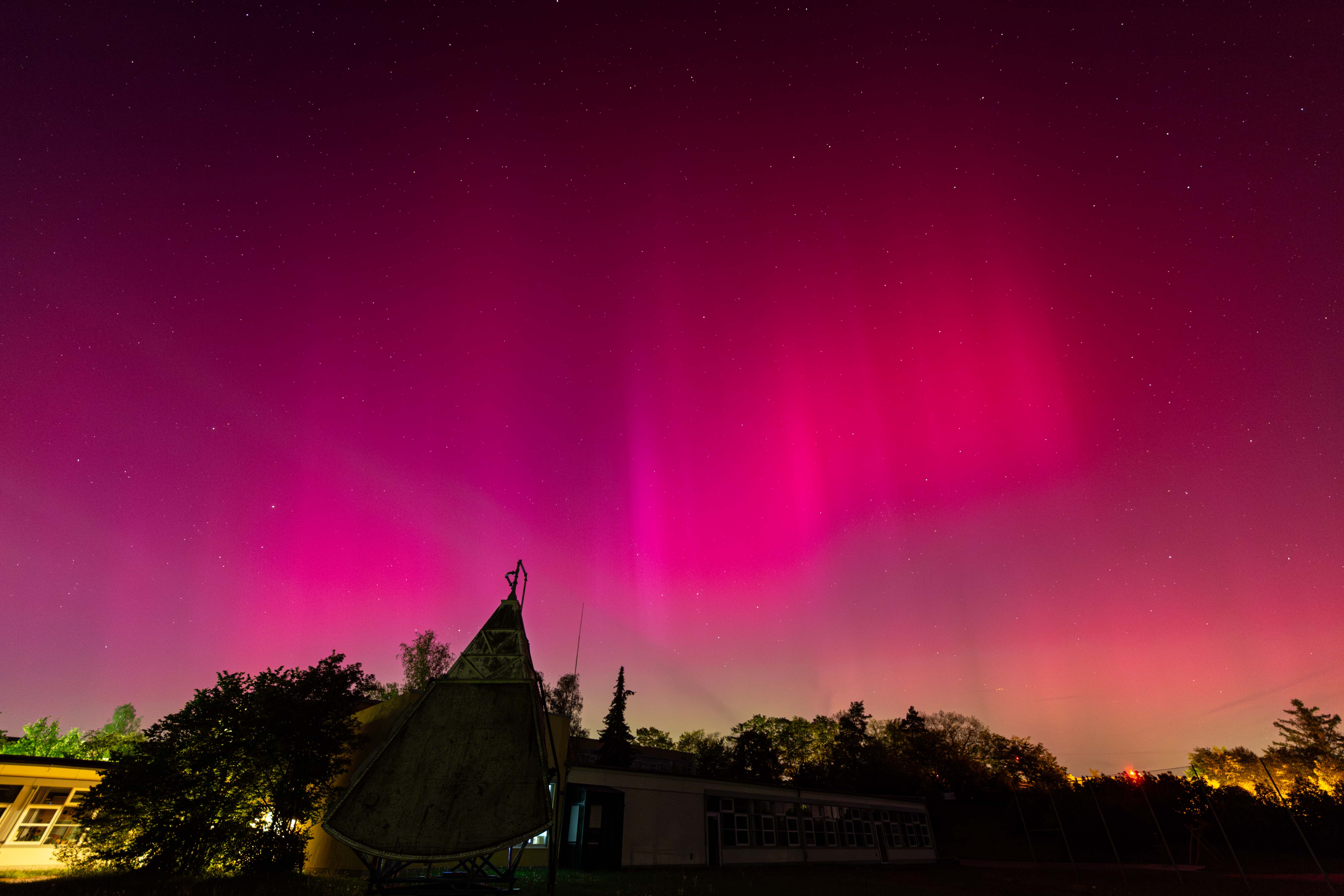 22:34 MESZ Der Himmel ist tiefrot